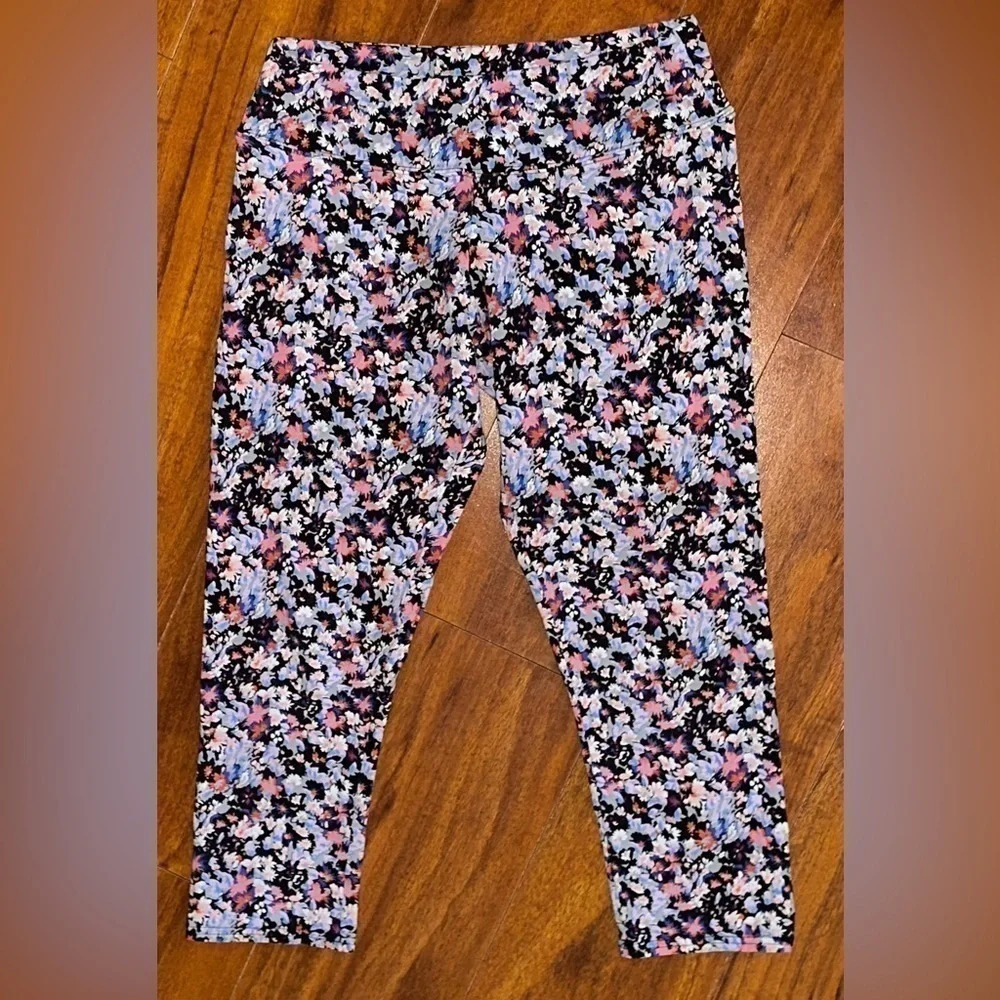 American Eagle Flower Print Capri Leggings